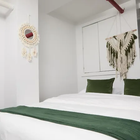 Comfy Guest House In Hell'S Kitchen-2